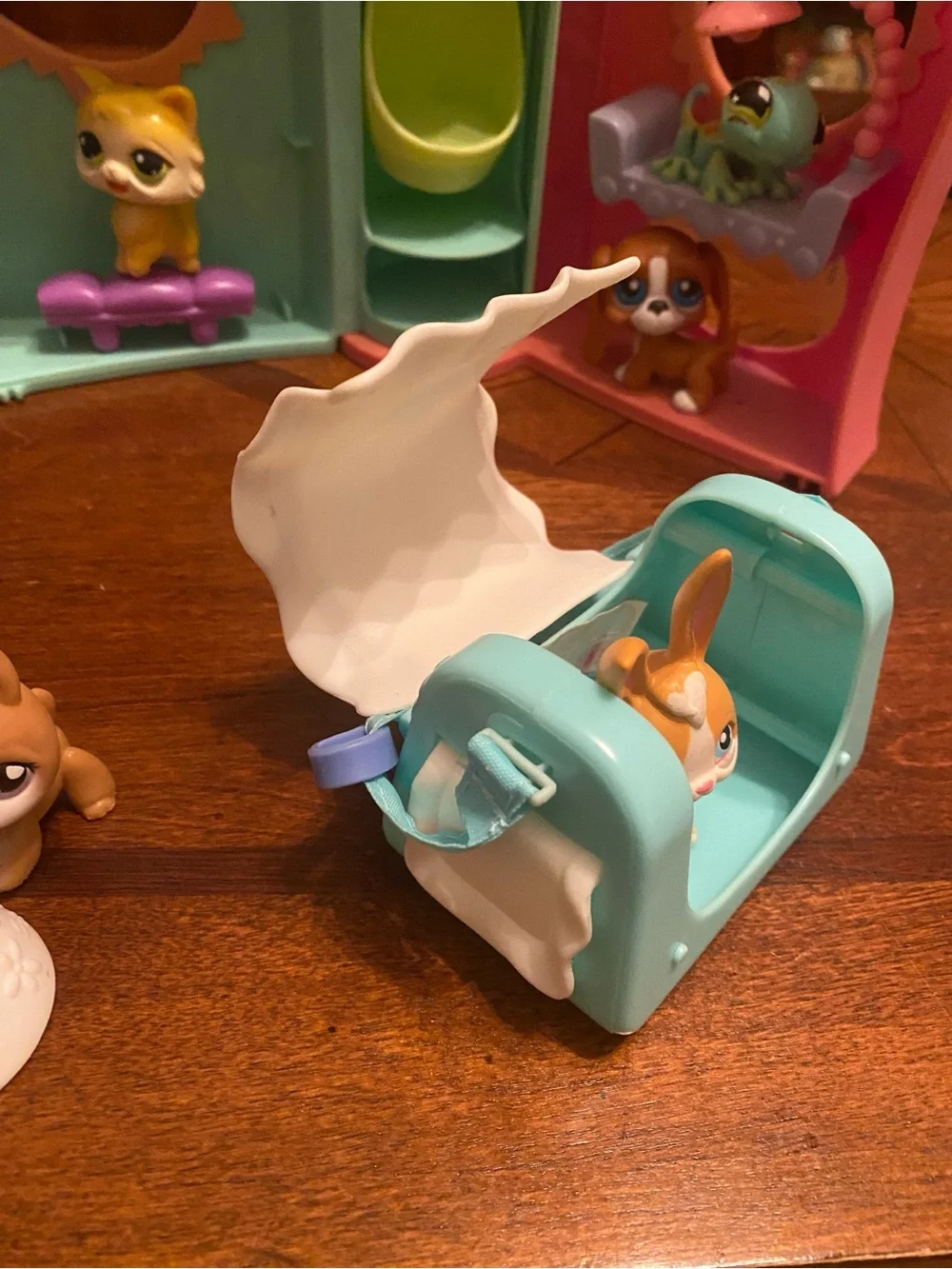 Littlest Pet Shop Get Better Center With Pets & Accessories
